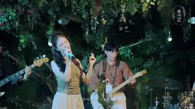 규빈이 직접 쓴 가사로 담아낸 늦여름의 기록, '우리의 여름' 라이브 무대
